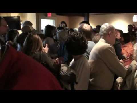 #elizabethwarren storms into Scituate Ma: greeted by hundreds.