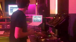 Mario Aureo (Einmaleins Musik)@ TwenFM Clubnight 11.03.2011