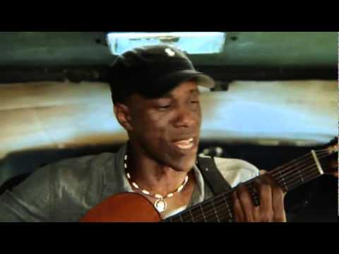 Tony Avila y su Grupo- La choza de chicha y chacho.flv