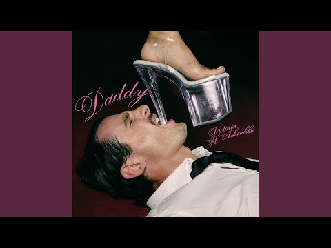 DADDY (feat. Ashnikko)