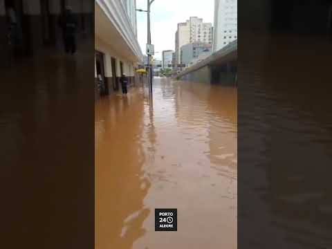 Estação Rodoviária em Porto Alegre ficou completamente alagada pelas enchentes.#shorts
