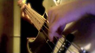 Video thumbnail for Eden WT550 "Traveler" Bass Amplifier DEMO by Robert Manning