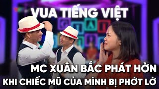 MC Xuân Bắc phát dỗi khi nữ biên dịch viên phớt lờ chiếc mũ của mình trong Vua Tiếng Việt