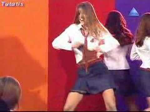 Las chicas de Rebelde Way bailando sensualmente