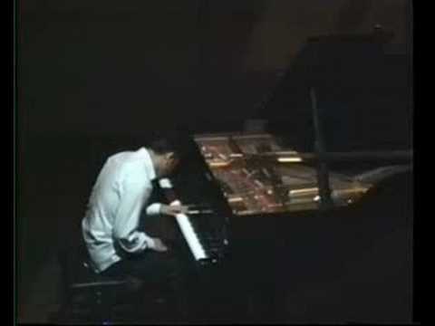 Yitzhak YEDID plays 'Yedid Nefesh'