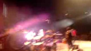 POR MAS Q VUELES MUY ALTO LAURA LEON!!