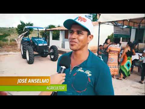 ENTREGA DE MAQUINÁRIO AGRÍCOLA EM AMPARO DO SÃO FRANCISCO