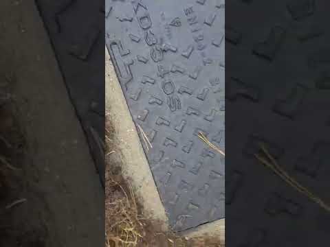 HEAVY DUTY  MANHOLE COVER THE KNOTMAN