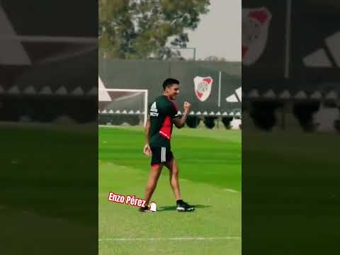 Enzo Pérez imitando al Colibrí Miguel Borja en entrenamiento de River #river #enzo #enzoperez #borja