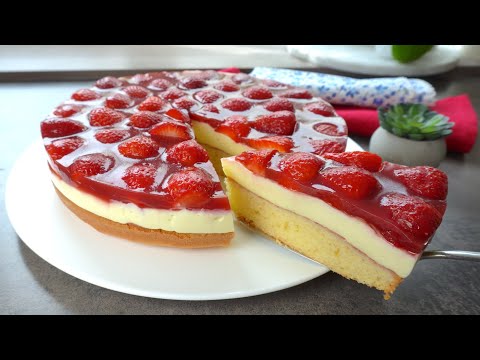 This mega tender strawberry cake melts in your mouth! Very creamy, very tasty 😋