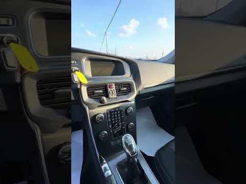 фото volvo v40 ii 0