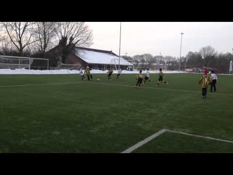 Theole E1  theole met/tegen d1en d2 vriendschaelijk voetballen 26-01-2013