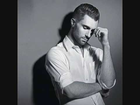 download lagu mp3 mp4 Maroon 5 Crazy, download lagu Maroon 5 Crazy gratis, unduh video klip Maroon 5 Crazy