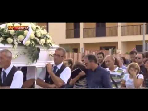 Gela, funerale della bimba morta a Tor Vergata