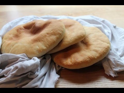 Pita Brot Selber Machen || Homemade Pita Bread (Recipe) || [ENG SUBS]