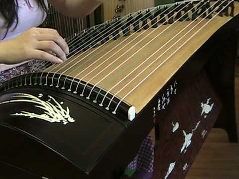 Guzheng: "Beautiful Flower under the Full Moon" 古筝 - 月圆花好