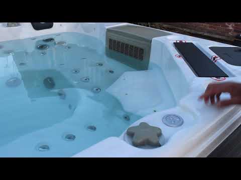 Hot Tub Cleaning Cycles Explained