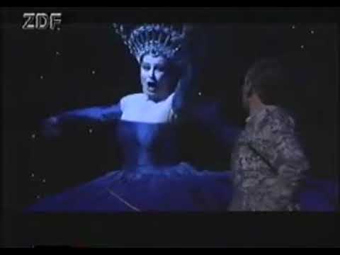 Luciana Serra's Spectacular Crystalline F6s as Königin der Nacht