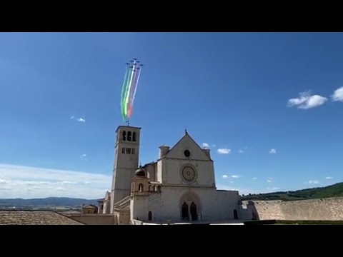 Frecce Tricolore sopra i cieli di Assisi