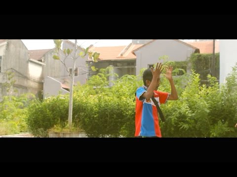 Erking -  Zawiąż Te Buty prod. Oneno