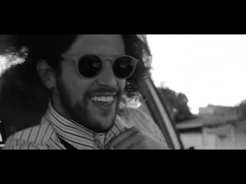 Lukete atuando em “Like Leaves - Home”