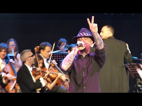 We will rock you medley: J-Ax, Fedez, Club Dogo, Emis Killa, video HD