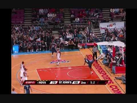 Maalik Wayns Dunk vs St. John's