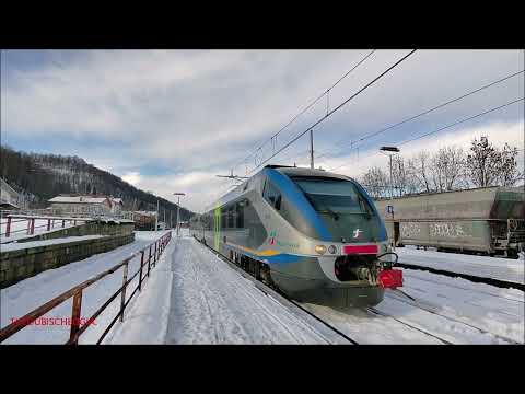 MINUETTO D. IN ARRIVO NELLA STAZIONE INNEVATA DI ROBILANTE (CN) MERC. 25 - 1 - 2023.