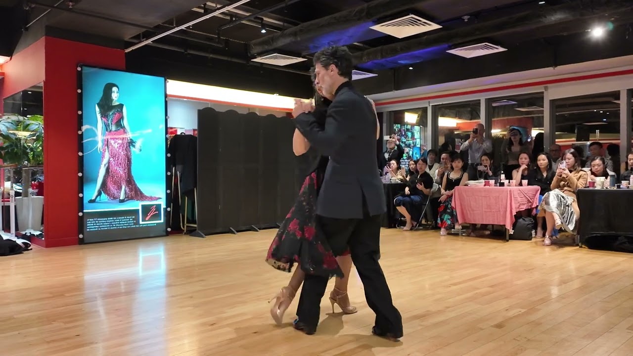 Video thumbnail for Natalia Games & Gabriel Angio 1/4 - Me Quede Mirandola (Anibal Trailo) Tango- Hong Kong 2025