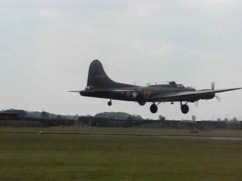 Flying Fortress take off - Waddington Airshow