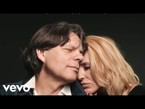 Mike Danovan - QUAND JE FERME LES YEUX (Clip Officiel)