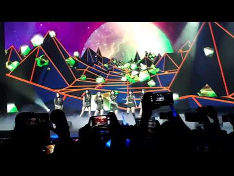 180826 Season of GFRIEND in MANILA concert - OPENING, FINGETRIP & NAVILLERA (fancam)