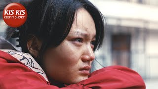 Young mother's sacrifices for her family | Lili Alone - Award-winning short film by Zou Jing