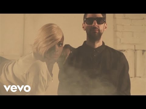 Johnny Roxx - Dem No Bad ft. Tiana