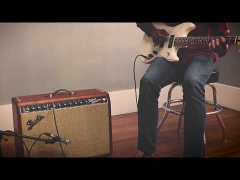 Fender Limited Edition 65' Deluxe Reverb Knotty Pine Amp Demo
