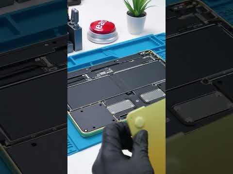 The Macbook Neo Better Be Repairable...