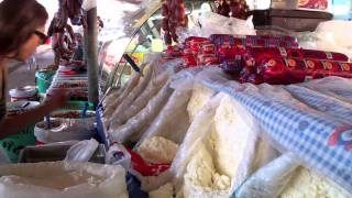 preview picture of video 'Go Shopping in Gocek Market 2011'