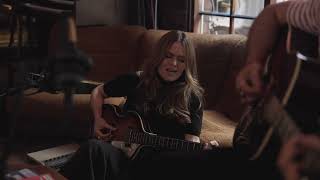 Angus &amp; Julia Stone - Karaoke Bar Acoustic Video (Live in Byron Bay)