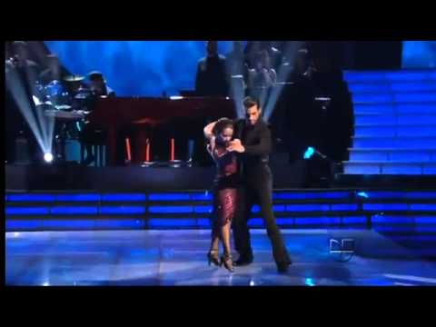 Toni Costa y Adamari López Tango Mira  Quien Baila  2011