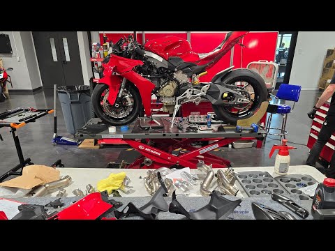 Installing 10k full Akrapovic exhaust on 2025 Ducati Panigale V4.