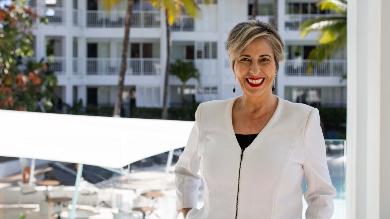 MEET YOUR AGENT - Soula Kazakis