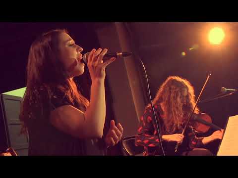 Coloma Bertran i Gemma Humet | El testament d'Amèlia (live)