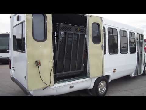 Used Wheelchair Bus - 1997 Ford Diamond Coach For 21 Passengers Or 16 Plus 2 Wheelchairs S96613