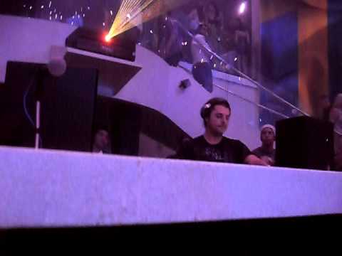 AXWELL @ LIV 11/26- Lola's Theme (Extended Vocal Mix)