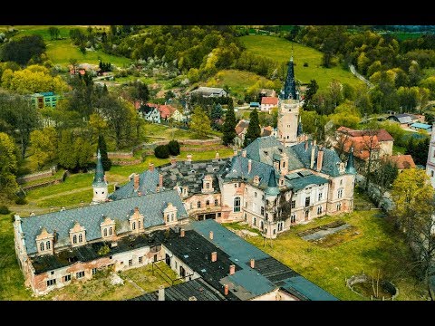 Le palais de Bożków vu par drone