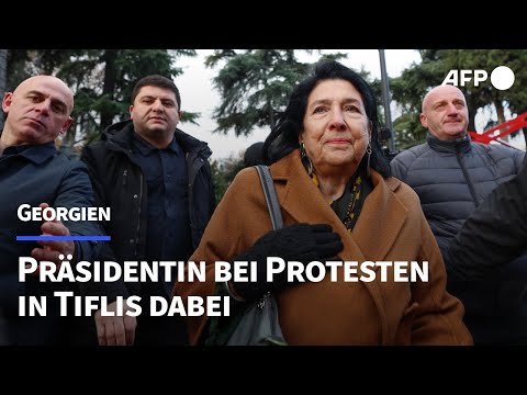 Proteste in Georgien: Präsidentin mischt sich unter Demonstanten | AFP