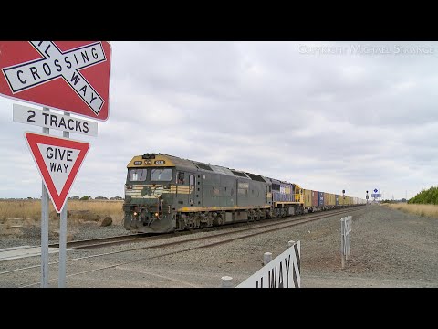 G523 & XR557 Leading 7902V Container Train From Mildura (5/4/2023) - PoathTV Australian Railways