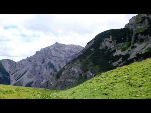 Glimpse feat. Electus - Befriending The Moon