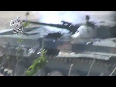 استهداف وتدمير عربة بي أم بي بقذيفة آر بي جي من قبل كتيبة أنصار الحق في حي جوبر في مدينة دمشق