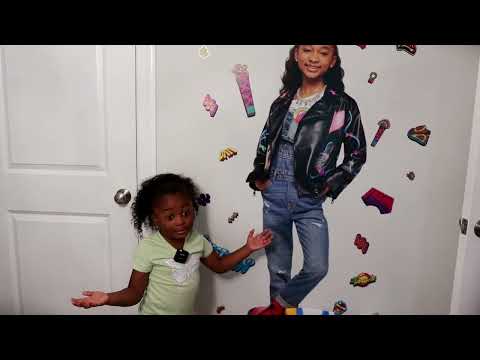 VanVan and her Dad re-created MTV cribs….. and made the Toddler edition 🛼🪁🛝🛹